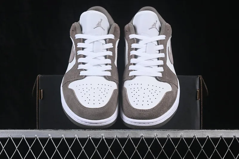 All categories Air Jordan Jordan series basketball shoes Air Jordan 1 Low G version pure original Air Jordan 1 Low AJ1 Joe 1 white gray low-top retro culture basketball shoes 553558-046